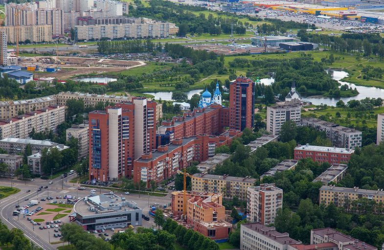 З точки зору житлового фонду Московський район - територія досить строката, і його можна розбити на кілька відокремлених зон зі своїми інфраструктурними об'єктами і специфікою квартальних планувань