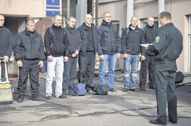 16 вересня 2011, 7:26 Переглядів:   Плац облвійськкомату більшість призовників залишаються служити на Дніпропетровщині