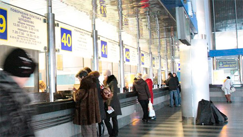 державна   Укрзалізниця   до закінчення періоду новорічно-різдвяних перевезень здійснюватиме їх повернення тільки через залізничні каси